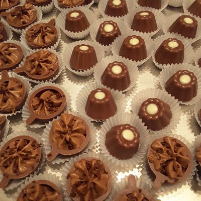 Schokolade-Pralinen selber machen im Pralinenkurs bei Con Festi