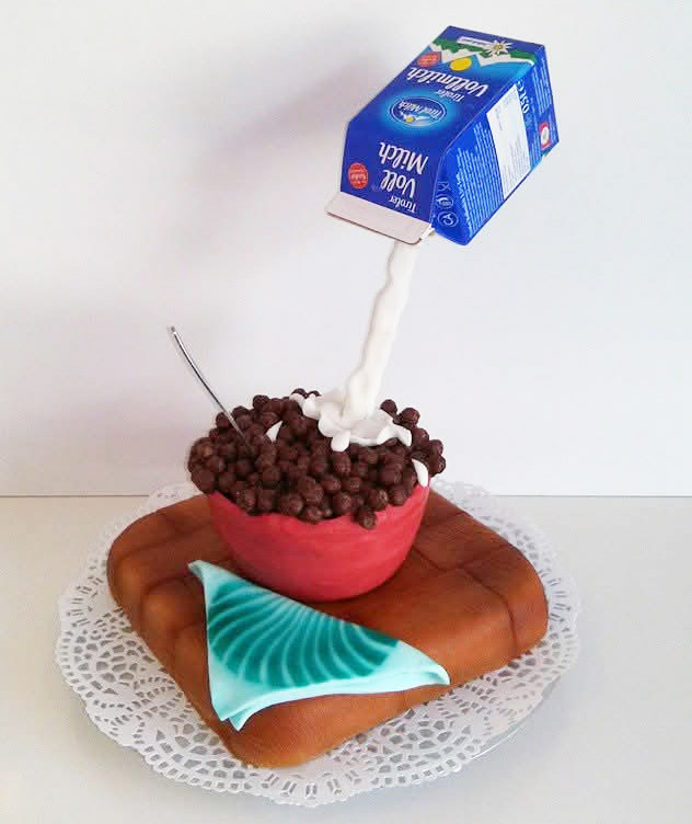 Illusion Cake – Müsli-Schüssel mit Milch