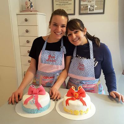 Schleifentorte gestaltet im Einzelbackkurs mit der besten Freundin