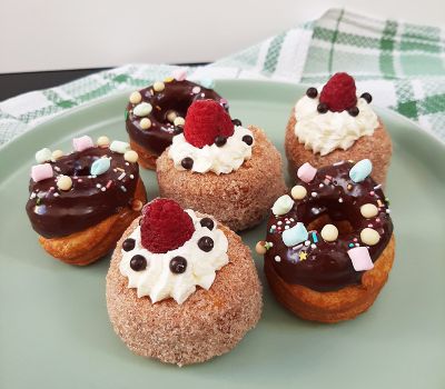 Die fertig glasierten Cronuts nach dem Rezept im Con Festi Blog