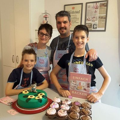 Gemeinsam Backen &ndash;&nbsp;Gr&uuml;ne Torte und Cup Cakes