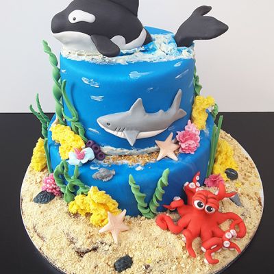 Unterwassertorte mit Orker Wal, Hai und Oktopus