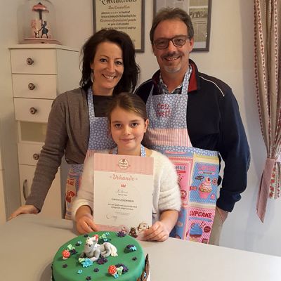 Beim Familien-Backkurs haben sie eine Ponytorte gemacht