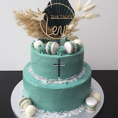 Zweistöckige türkise Tauftorte