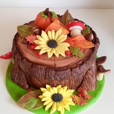 Torte im Herbstthema – Baumstamm, Blätter und Pilze von Con Fest Backkurs