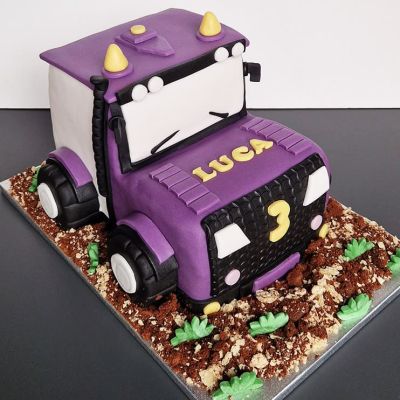 Violette Traktortorte zum 3. Geburtstag