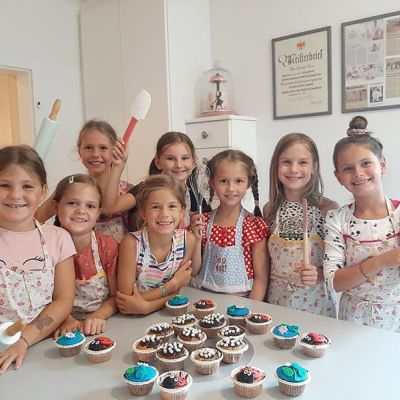 Backen bei der Kindergeburtstagsparty  &ndash; Cup Cakes dekorieren 