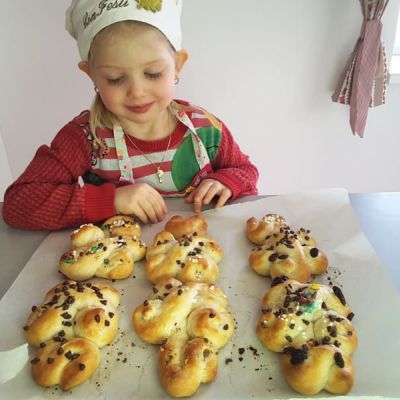 Hefezopf backen beim Kinderbackkurs bei Con Festi