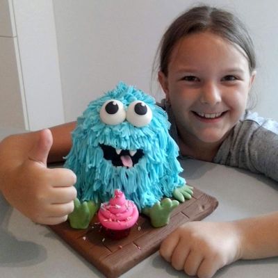 Motivtorte Monster gestalten im Kinderbackkurs