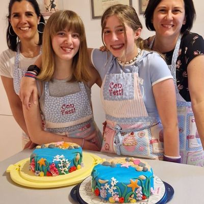 Gemeinsam mit den Kindern backen – Unterwasserwelt-Torte dekorieren